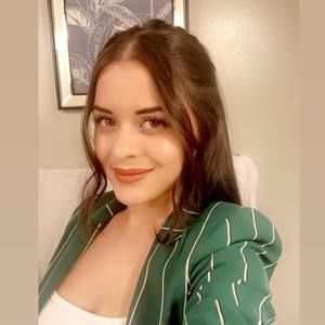 Meet your Posher, Alejandra